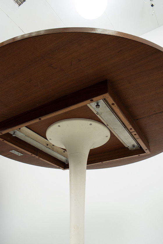 Image 1 of Tulpvoet tafel