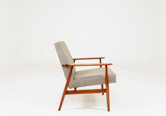 Image 1 of Scandinavische loungestoel met grijze zachte bekleding | Opgeknapte vintage fauteuil