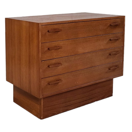 Commode avec tiroirs
