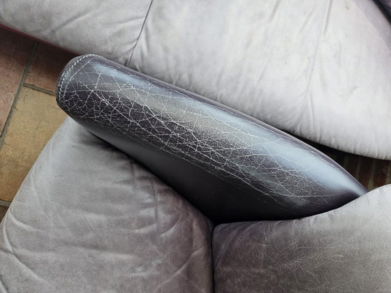 Image 1 of Leolux Excalibur 2.5-seater + 3-seater vintage design sofas (1991) - iconic Dutch design by Jan Armgardt in purple leather