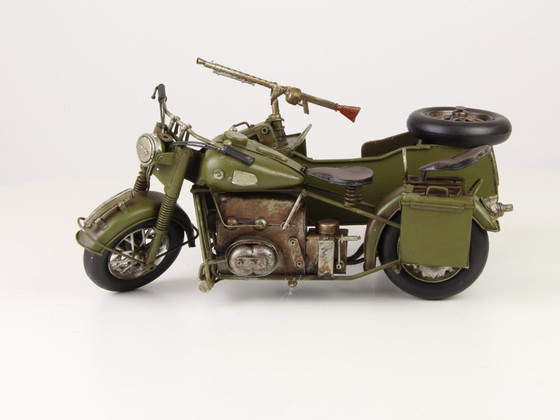 Image 1 of replica leger motor in metaal