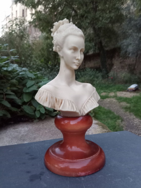 Alabaster Bust Manon Lescaut, Decorative Objects, Stone, Multi Color (photo 5 of 10)