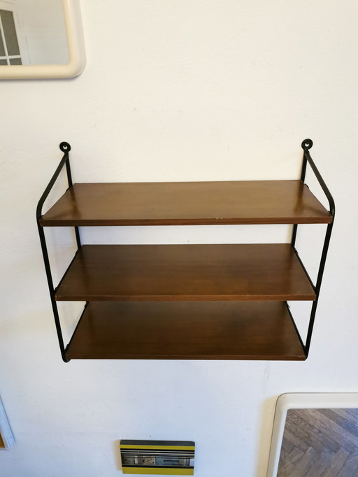 Strinning wall shelves