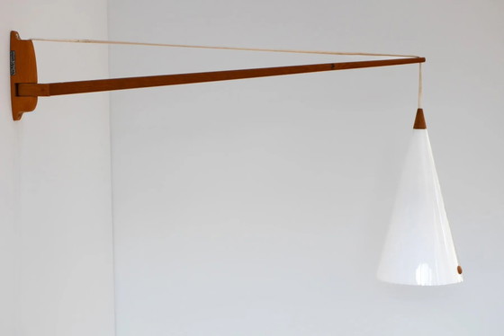 Image 1 of Applique murale suédoise en teck, style milieu du siècle, conçue par Uno et Östen Kristiansson pour Luxus, années 1960