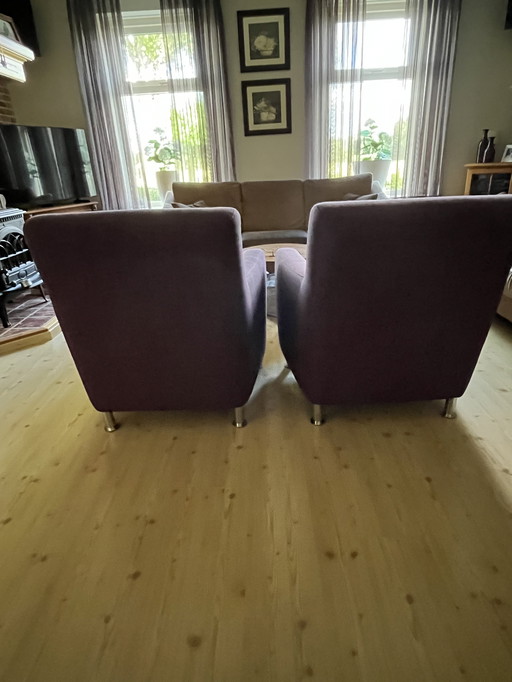 2 chaises violettes !