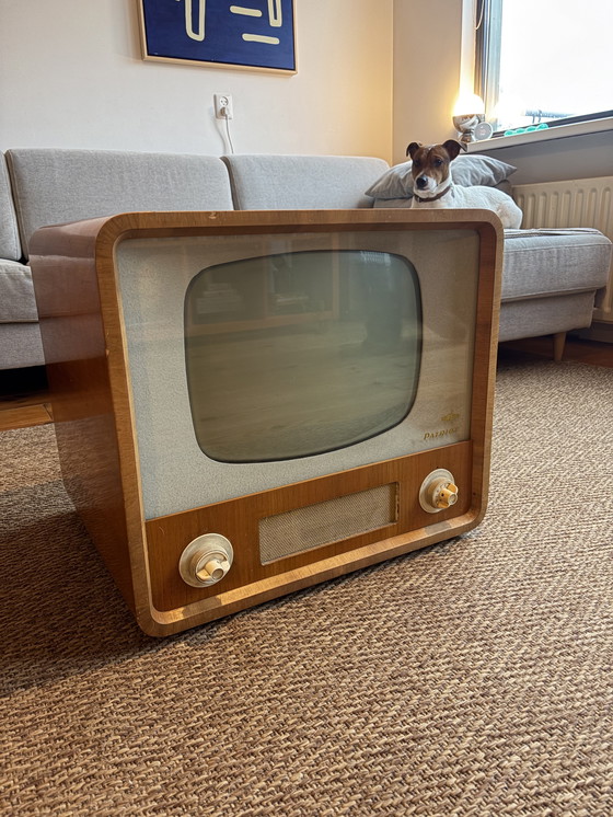 Image 1 of Old tv (coffee table) Rafena Patriot