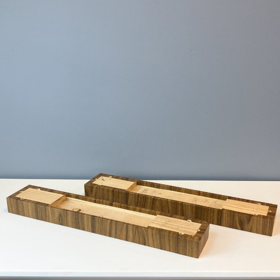 Image 1 of Bureau uit het midden van de 20e eeuw in Bauhaus-stijl, walnoothout, jaren 60.