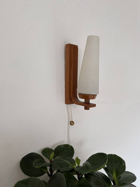 Image 1 of Vintage Danish teak wall lamp '60