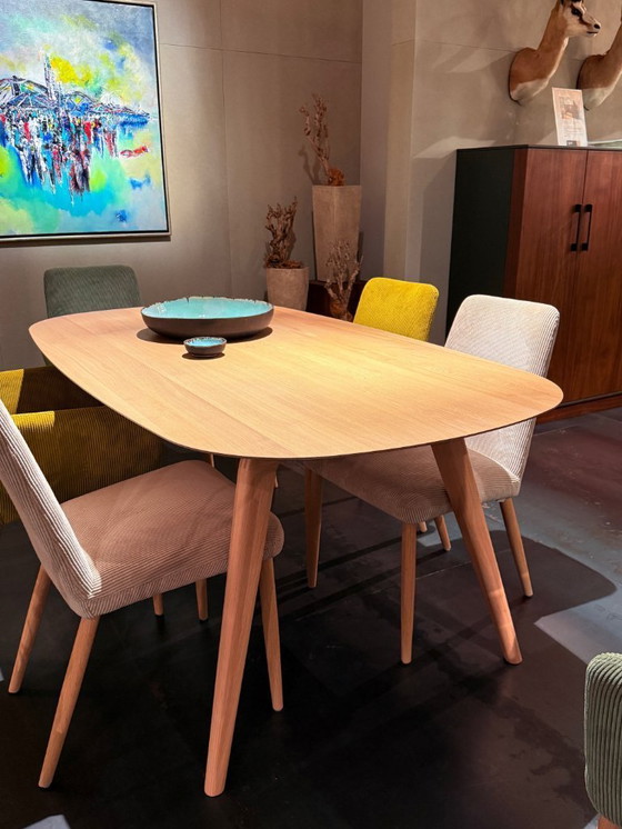 Image 1 of Seuren Pitcher dining table