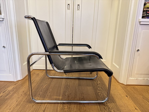 Thonet S35 zwart met lederen armleuningen