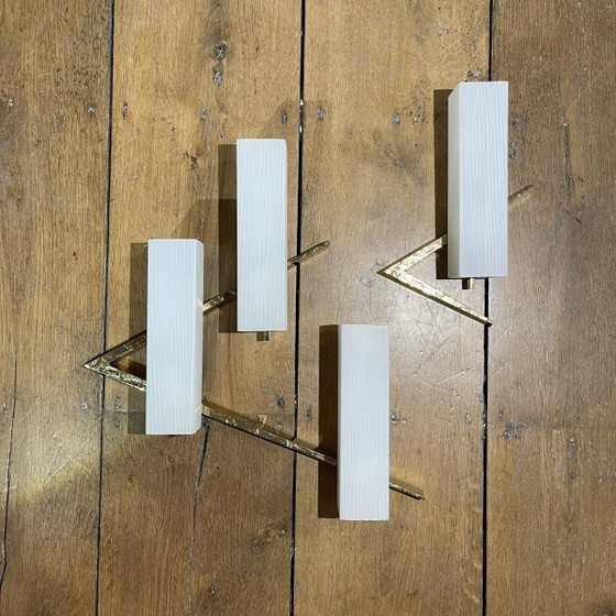 Hollywood Regency Asymmetrische Wandleuchten aus Bronze und Opalglas von Maison Arlus, 1970er Jahre, 2er Set (photo 13 of 13)