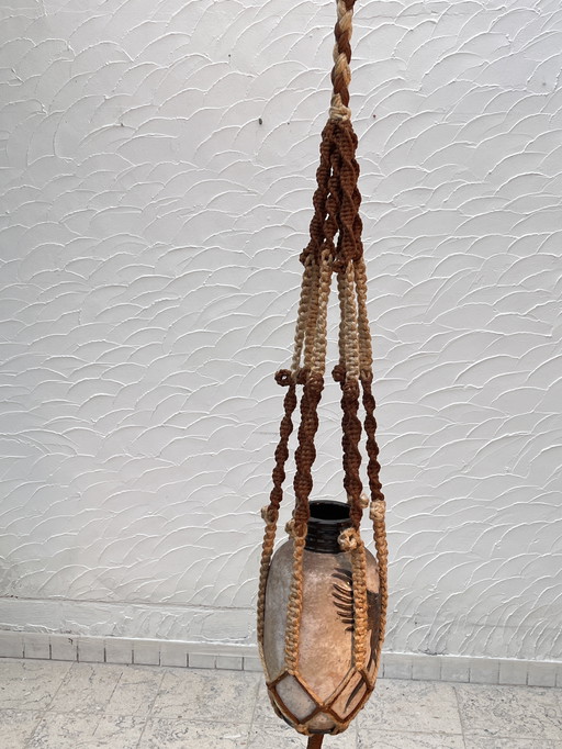Macramé plant stand