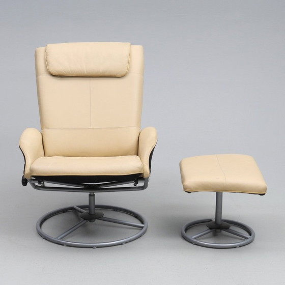 Image 1 of Ekornes Stressless beige lederen relaxfauteuil uit Noorwegen met stalen frame, daterend uit 1990-2000.