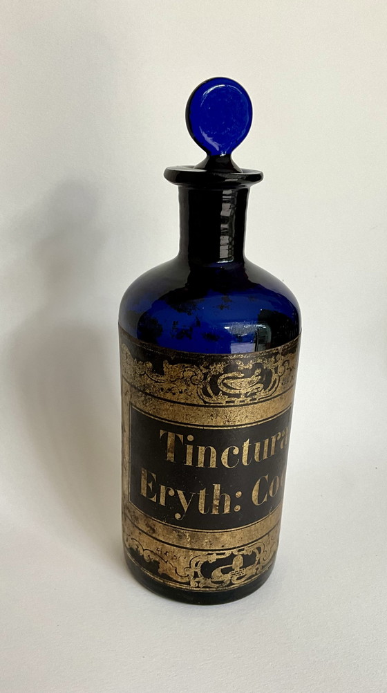 Frasco de boticario antiguo de color azul cobalto “Tinctura Erythr: Coca” – Objetos decorativos, Glass, Paper (photo 9 of 9)