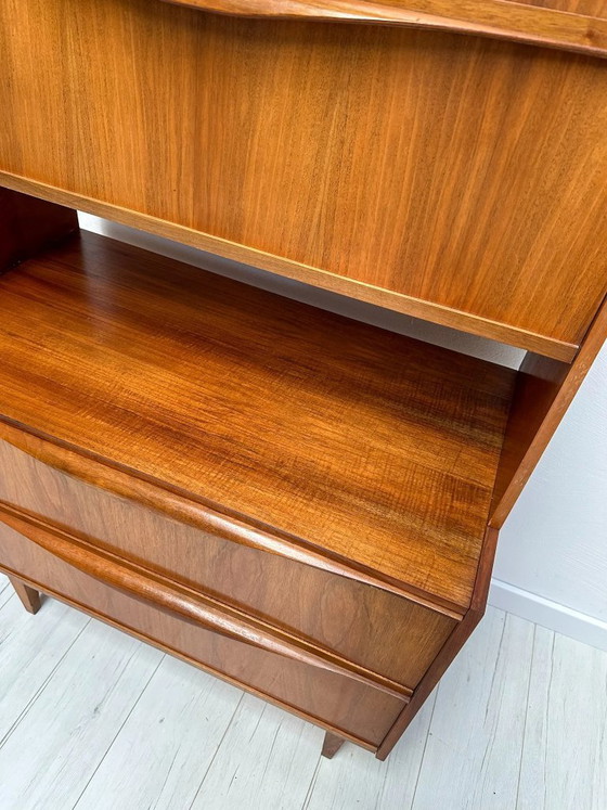 Image 1 of Mobiletto vintage in noce di Franz Ehrlich per VEB Deutsche Werkstätten Hellerau, design tedesco, anni '50