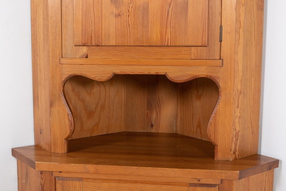 Image 1 of Meuble d'angle en pin massif Axel Einar Hjorth « Lovö » par Nordiska Kompaniet