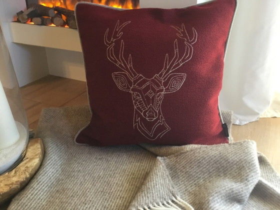 Cuscino Rawhide Home Collection - Chalet My Deer - Berry – Rohleder, Cuscini, Textile (photo 4 of 8)
