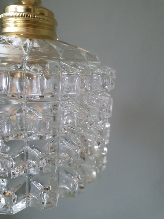 Image 1 of Suspension vintage milieu du siècle en verre transparent à motif quadrillé