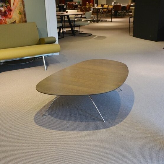 Image 1 of Leolux Liliom XL coffee table