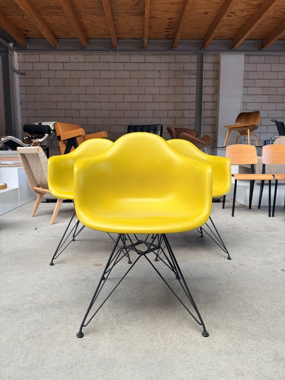 Image 1 of Vitra Eames DAR-Stuhl