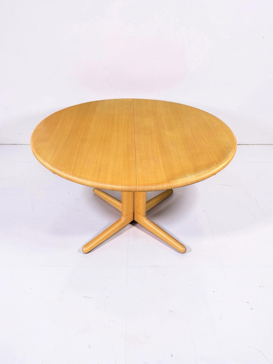 Image 1 of Extendable round Danish dining table