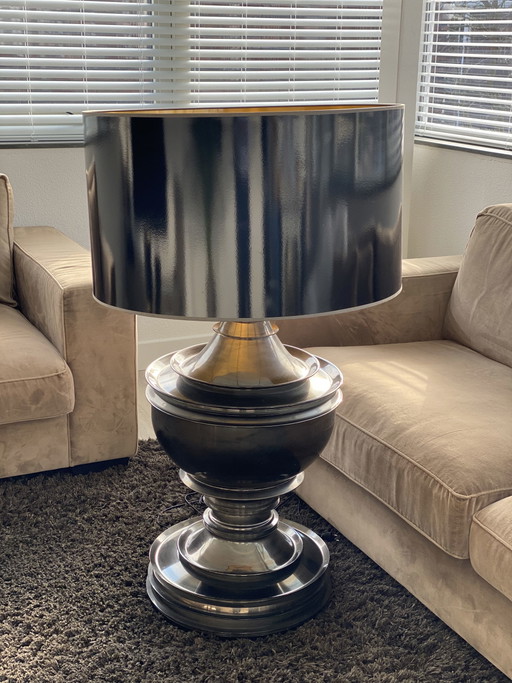 Lámpara de mesa Eichholtz Silom, pantalla de níquel, altura 1170 mm