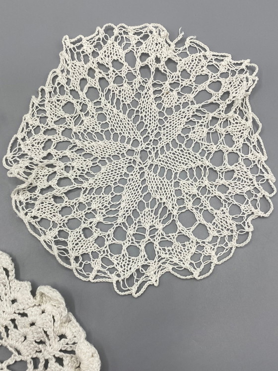 3 vintage handgemaakte kanten en gehaakte kleedjes – Decoratieve objecten (photo 4 of 5)