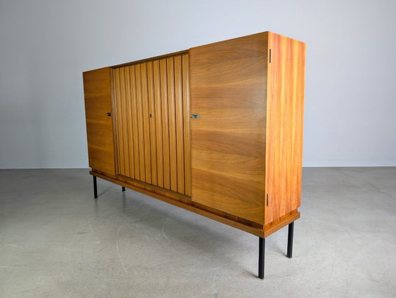 Image 1 of Tavola alta originale di metà secolo Famöla mobili Fama noce