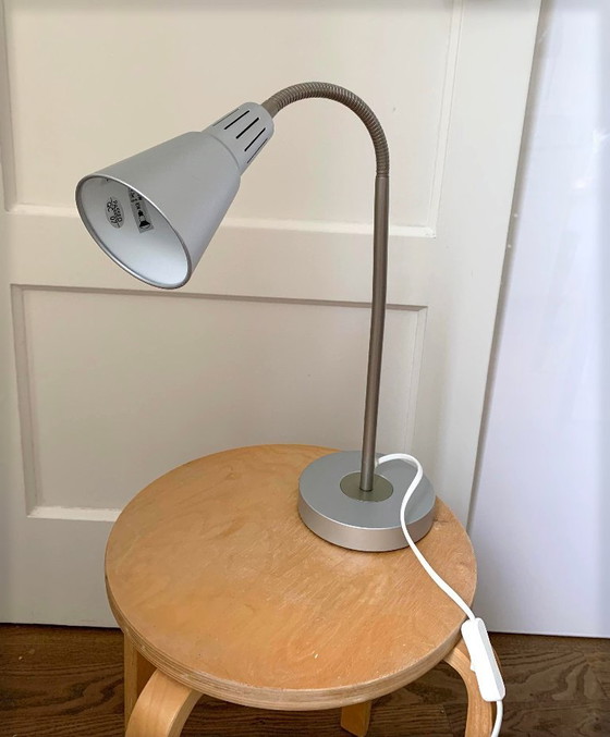 Image 1 of Lampada da scrivania IKEA KVART – grigio argento (anni '90)