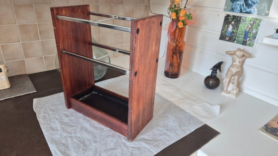 Porte-parapluie vintage en placage de palissandre, style milieu du siècle, avec détails chromés – Wood (photo 4 of 7)
