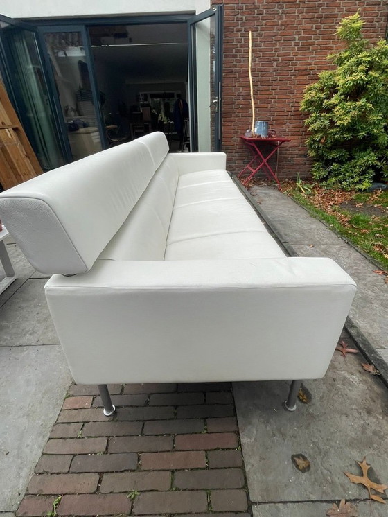 Image 1 of Canapé 4 places vintage en cuir blanc – Style scandinave