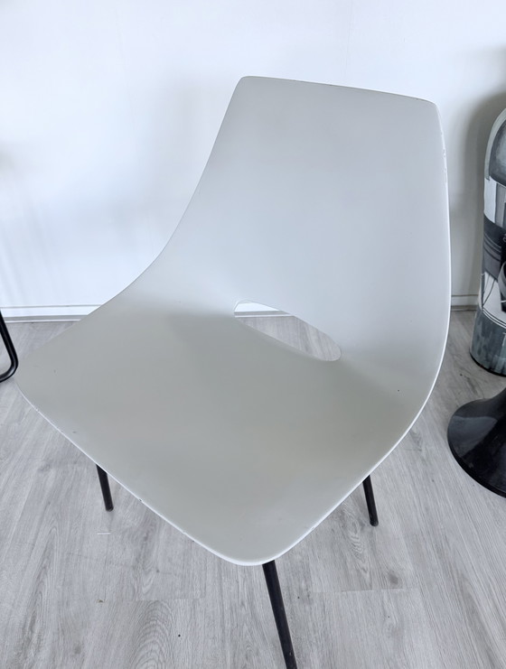 Image 1 of 4x chaises Tonneau vintage design by Pierre Guariche