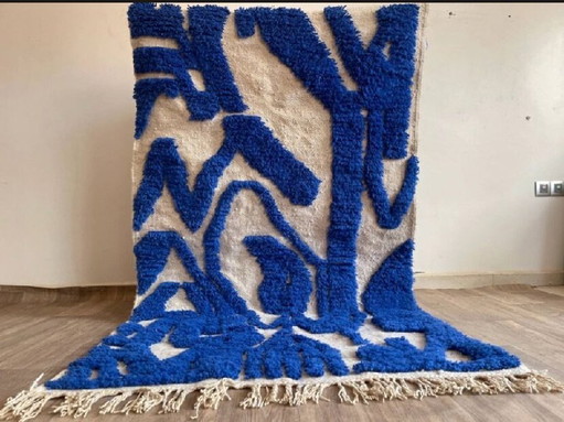 Tappeto blu in lana con motivo decorato 150/250cm
