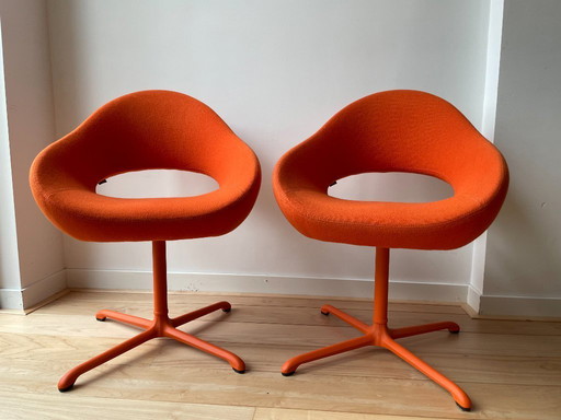 2 x Artifort Shark Orange with color-matched leg