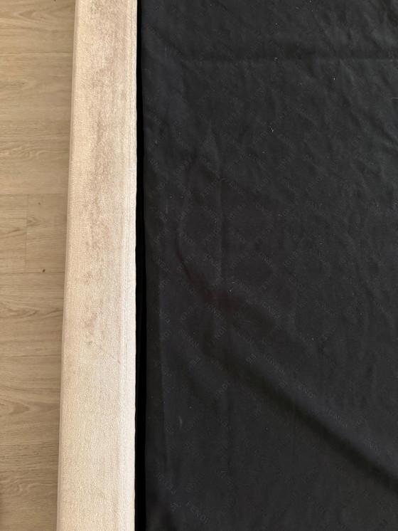 Image 1 of Exklusives Fendi-Bett