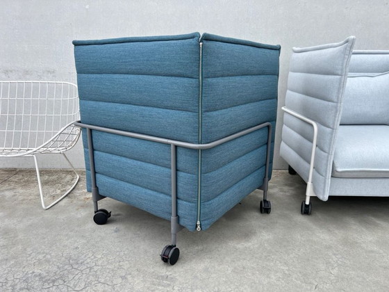 Image 1 of Poltrona acustica Vitra Alcove