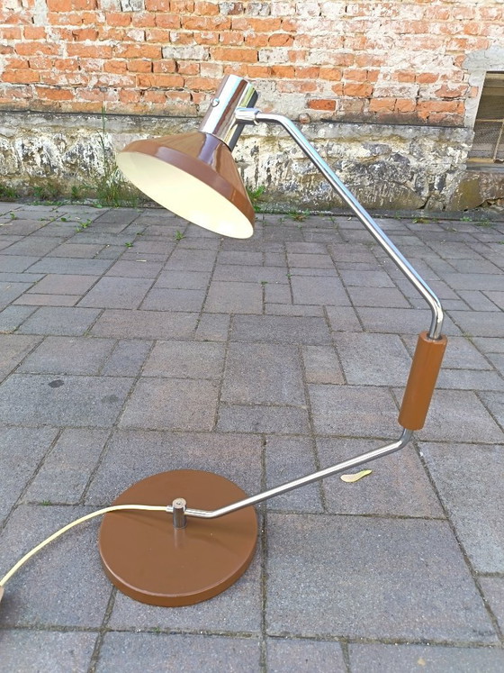 Image 1 of Iconisch ontwerp van Tibor Nádai artista. Tafellamp