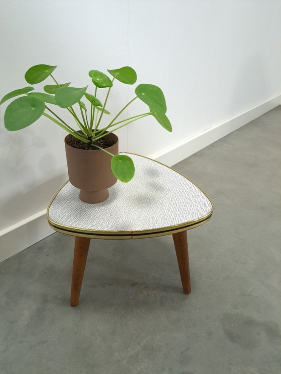 Image 1 of Mesa auxiliar de los años 50 para plantas con tablero de fórmica a rayas blancas y grises, n.º 31