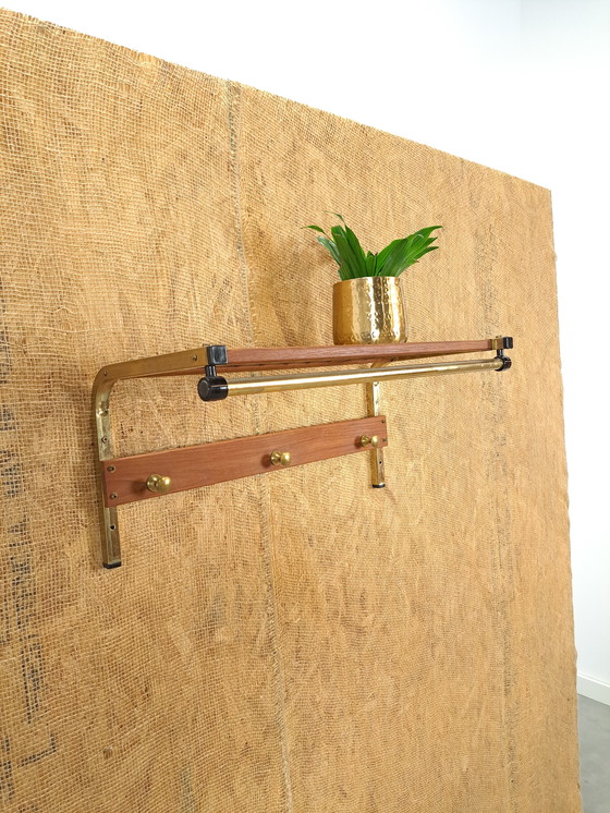 Image 1 of Goldfarbener Kleiderständer aus Schweden mit Teakholz und Regal Nr.1