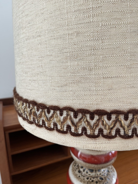 Image 1 of Mid Century Fat Lava Lampe vintage rot bruin Tischlampe Stehlampe Keramikfuß 49 cm hoog