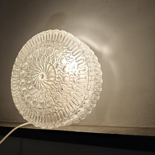 Lampadario vintage massiccio belga a incasso in vetro pressato, anni '70