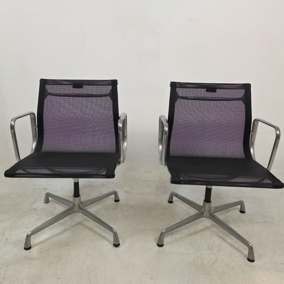 7x Vitra 108 Eames Chairs 90s Vintage Netweave Aluminium – Swivel chairs (photo 2 of 6)