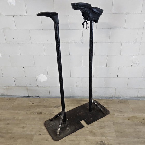 Image 1 of Antiker doppelter Schuhleistenständer aus Schmiedeeisen (H 113 cm) für Schuhmacher