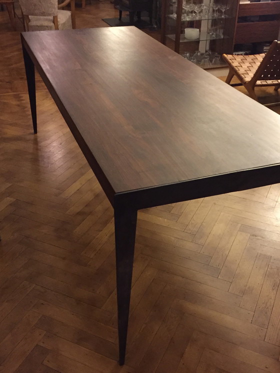 Image 1 of Mesa de diseño bohemio único, hecha a mano, de nogal y acero quemado.