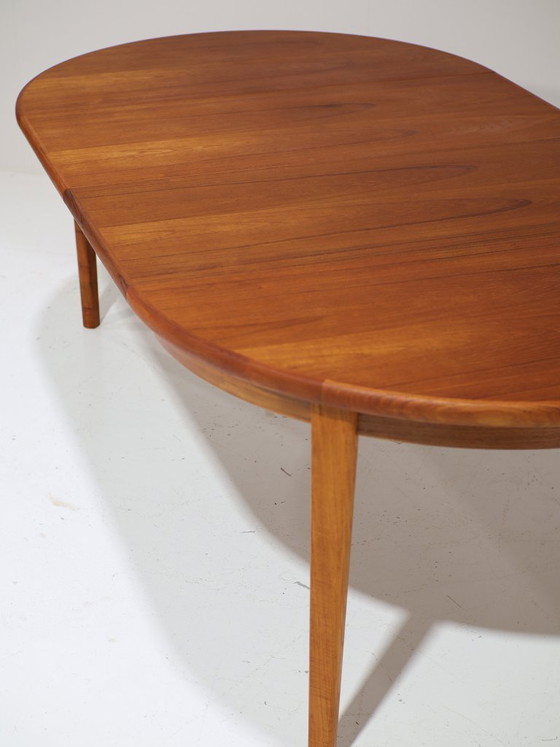 Image 1 of Uitschuifbare ronde eettafel Skovby Møbelfabrik teak Deens vintage