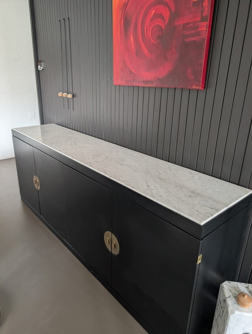 Maison Jansen, credenza vintage, lacca nera, ottone e marmo, anni '70