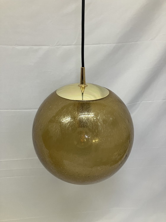 Image 1 of Lampe à suspension vintage Peill et Putzler ø30 verre bulle ambré NOS !