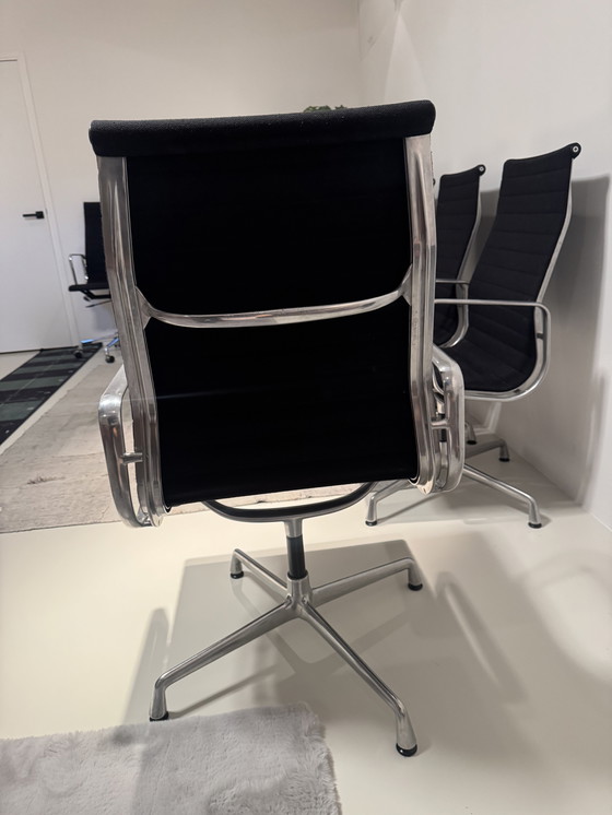 Image 1 of 9 chaises de bureau/réunion Vitra Charles Eames