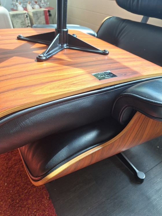 Image 1 of Iconique Vitra Eames Lounge Chair With Ottoman - Bois de rose et cuir noir (2008)