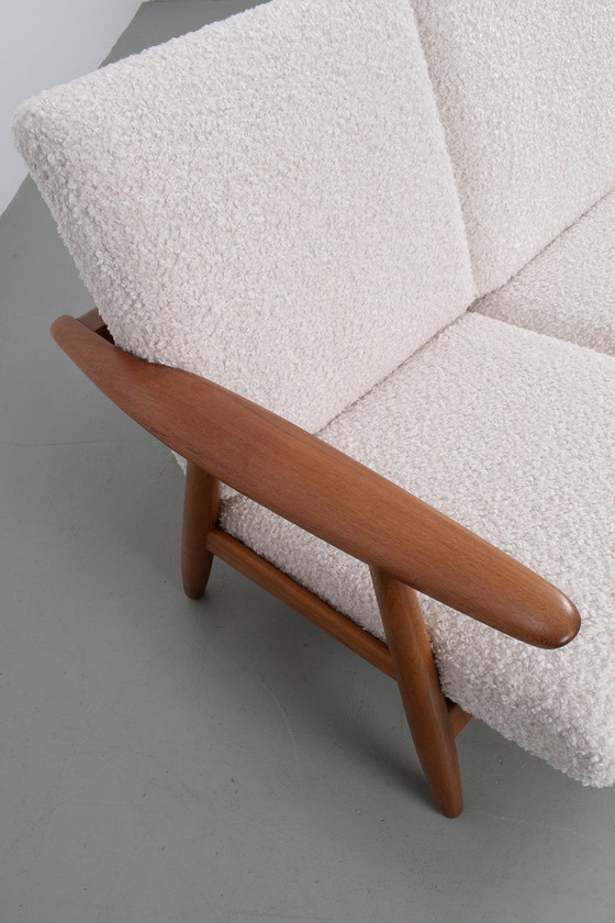 Image 1 of Cigar sofa GE 240/3 by Hans Wegner